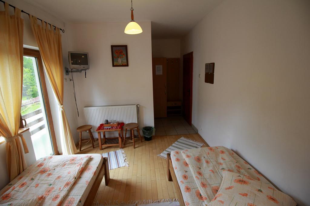 فندق Poiana Măruluiفي  Vila Sucu الغرفة الصورة
