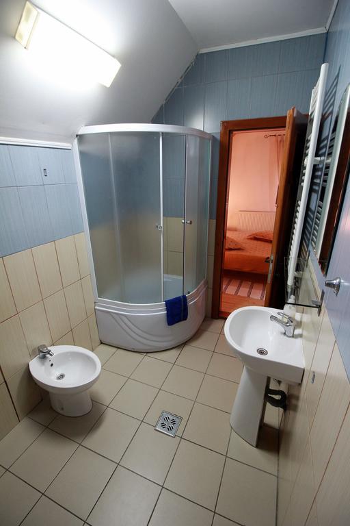 فندق Poiana Măruluiفي  Vila Sucu الغرفة الصورة
