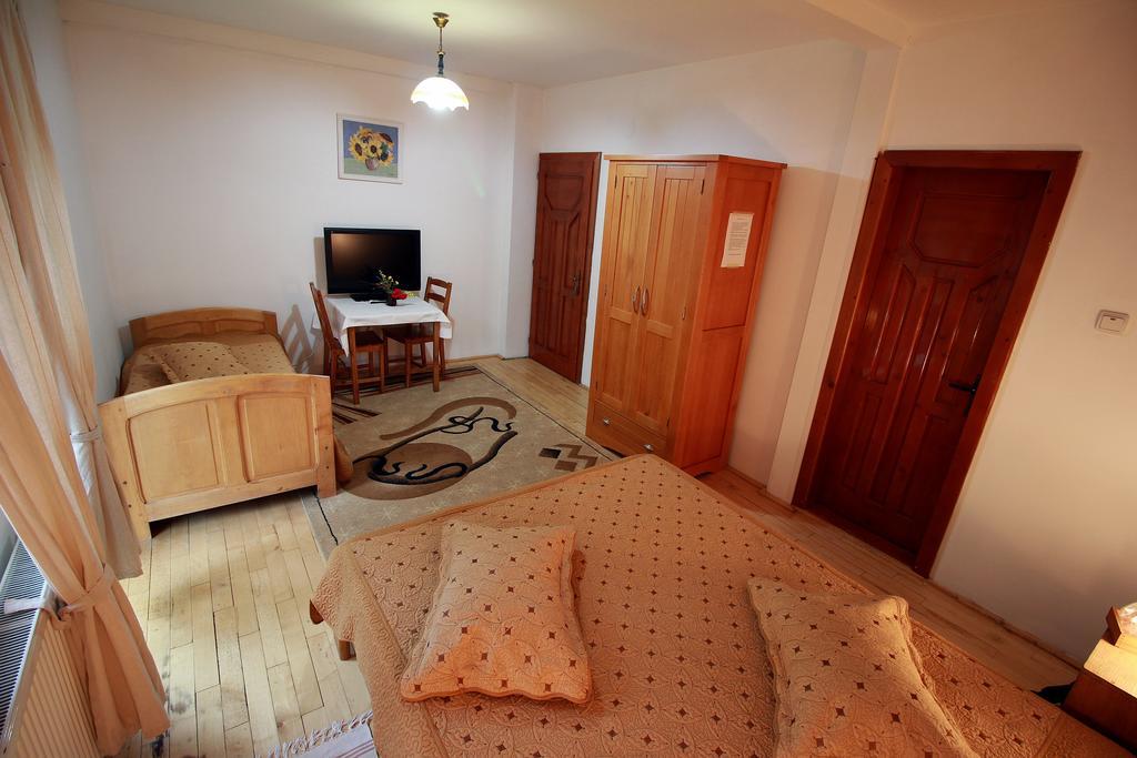 فندق Poiana Măruluiفي  Vila Sucu الغرفة الصورة