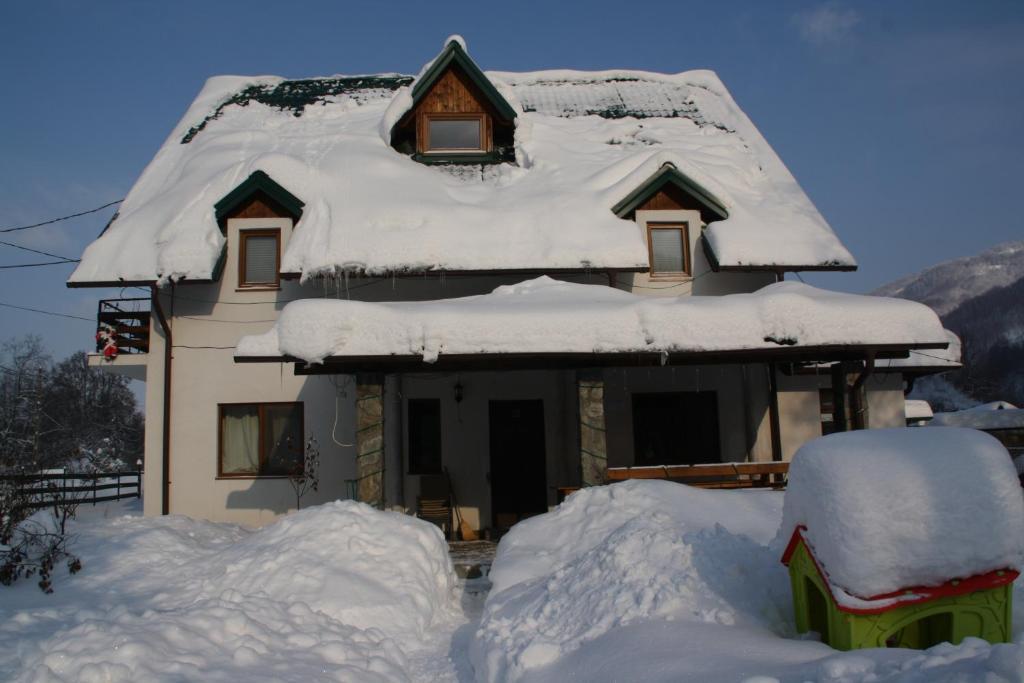 فندق Poiana Măruluiفي  Vila Sucu المظهر الخارجي الصورة